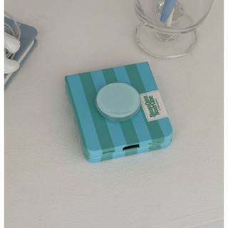 The Ninemall - hộp cứng nhãn sọc cơ bản mùa xuân + bộ kẹp cho galaxy z flip 7 6 5