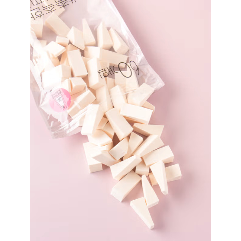 [Daiso] Bộ Puff Trang Điểm Tam Giác PU (60 Chiếc) + Số Lượng Lớn Giá Trị Cao + (Bọt Biển Mềm)