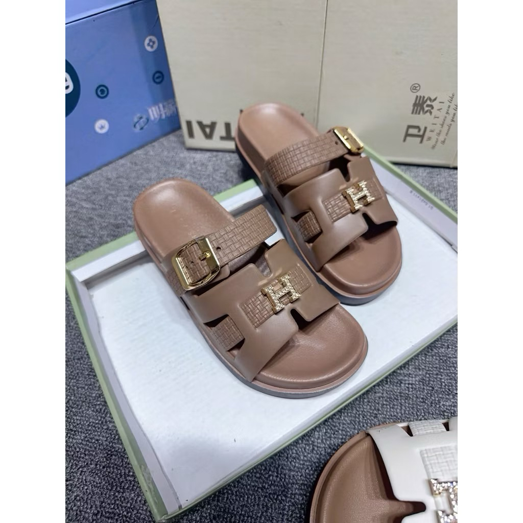 Dép Lê Nữ Dép Thời Trang Cao Su Non Có Khoá Điều Chỉ Được Đế Cao 3cm,hàng nhẹ,đi êm chân,đi nước đi mưa thoải mái