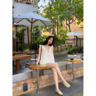 𝙇𝙄𝙉𝘼 𝙏𝙊𝙋 - Áo Linen Cổ V Phối Bèo