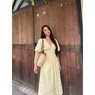 𝙑𝙀𝙍𝘼 𝘿𝙍𝙀𝙎𝙎 - Đầm Linen Cổ V Tay Bồng