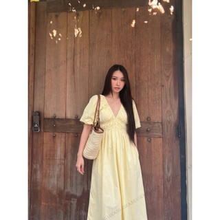 𝙑𝙀𝙍𝘼 𝘿𝙍𝙀𝙎𝙎 - Đầm Linen Cổ V Tay Bồng