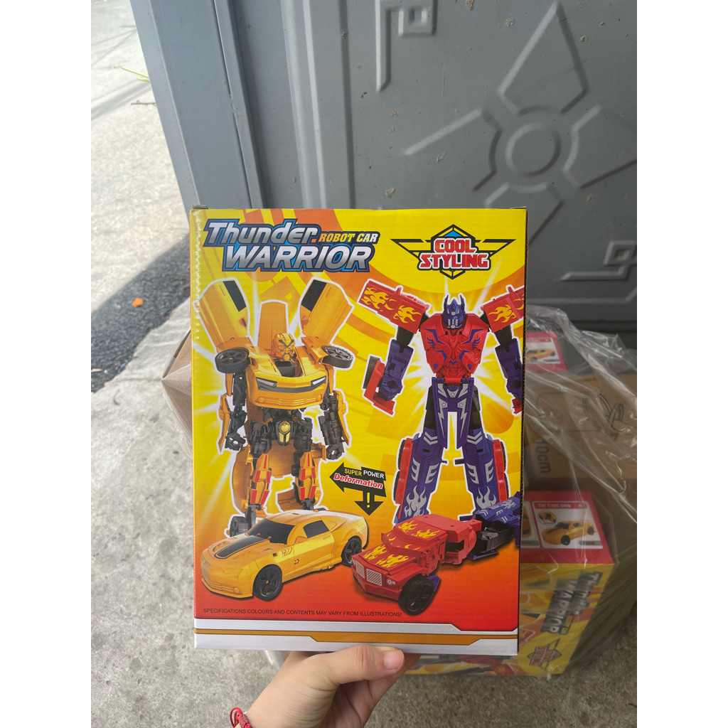 Bộ đồ chơi Robot biến hình thành ô tô siêu ngầu (mẫu màu Vàng Bumblebee huyền thoại) cực kỳ ăn khách.