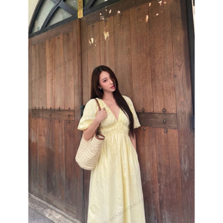 𝙑𝙀𝙍𝘼 𝘿𝙍𝙀𝙎𝙎 - Đầm Linen Cổ V Tay Bồng