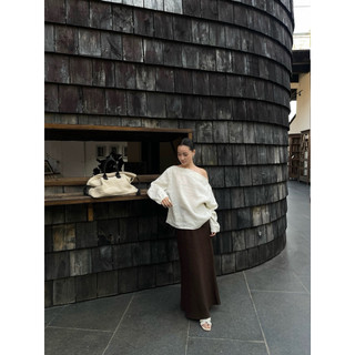 𝙉𝘼𝙆𝙄 𝙏𝙊𝙋 - Áo Linen Trễ Vai Tay Dài