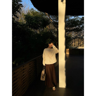 𝙉𝘼𝙆𝙄 𝙏𝙊𝙋 - Áo Linen Trễ Vai Tay Dài