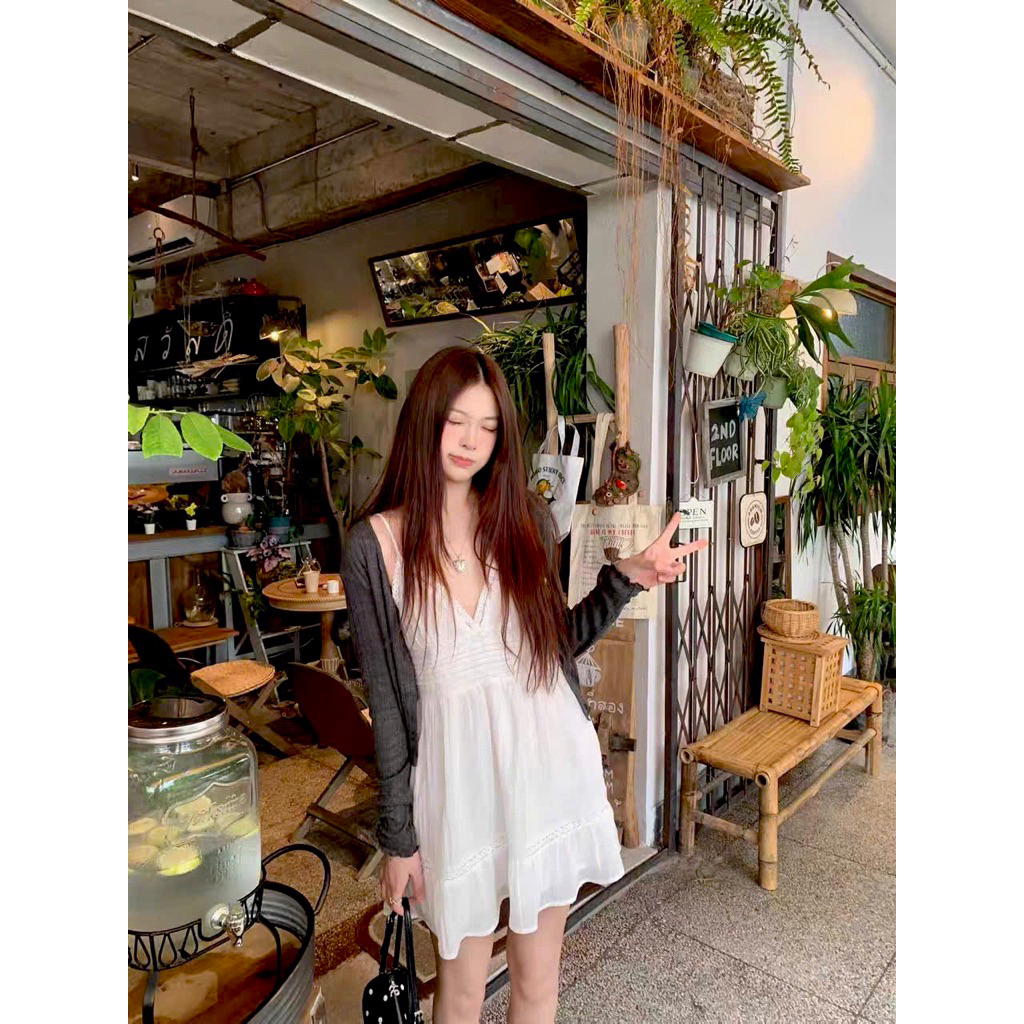 [HÀNG SẴN] Set váy hai dây đũi ren cổ V trắng 2 lớp kèm áo khoác cardigan mỏng đen “Emxinh” 3161 | BigBuy360 - bigbuy360.vn