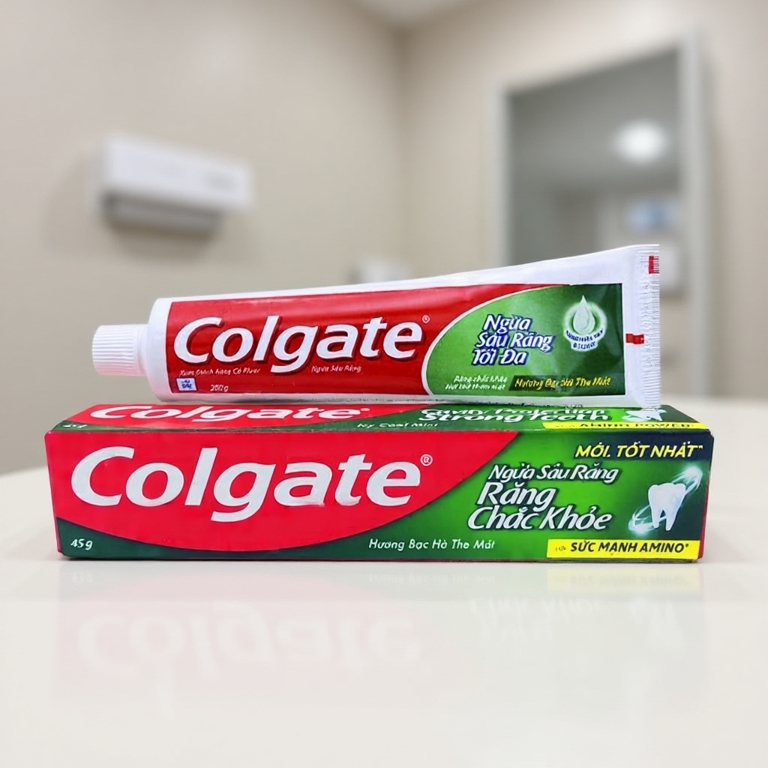 KEM ĐÁNH RĂNG COLGATE NGỪA SÂU RĂNG HƯƠNG BẠC HÀ THE MÁT 45G