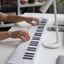 Bàn phím đa chức năng đàn Piano điện tử có thể gập lại 61 phím có màn hình LED Tích hợp pin sạc Nhạc cụ di động Túi đựng kỹ thuật số dành cho người mới bắt đầu
