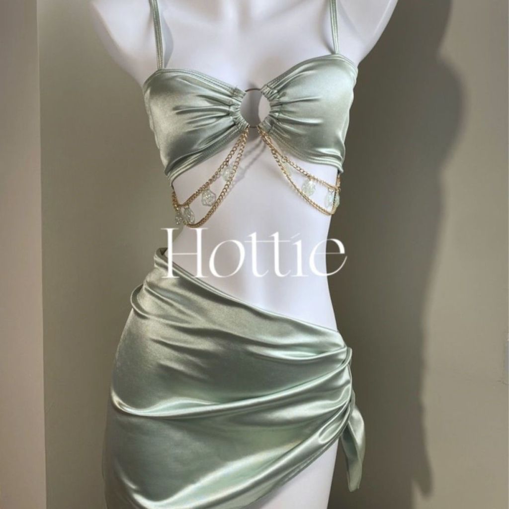 Nhỏ Tươi Xanh Cô Gái Chia Đồ Bơi Bên Bờ Biển Mùa Xuân Nóng Kỳ Nghỉ Bikini Ba Mảnh Váy Phong Cách Che Thịt Ôm Hơn Nhìn