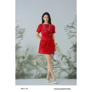 Đầm tweed đỏ sợi kim tuyến đính hoa thiết kế Elise mã sản phẩm FW2507269DMTWRD