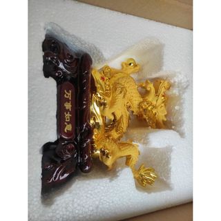 Tượng Rồng Vàng Phong Thủy Bột Đá Cao Cấp Có Đế Sang Trọng