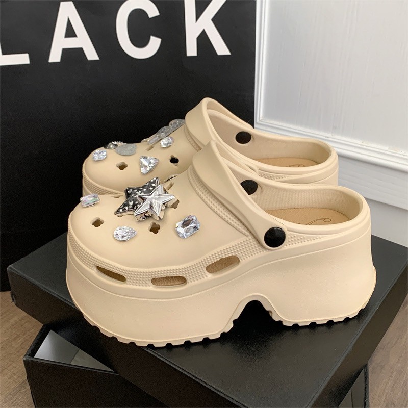 Giày mũi to TIKKP Phong cách trượt có dây đeo dây xích 7 cm Nâng gót Màu sắc tươi sáng Đẹp và mát mẻ với dây đeo
