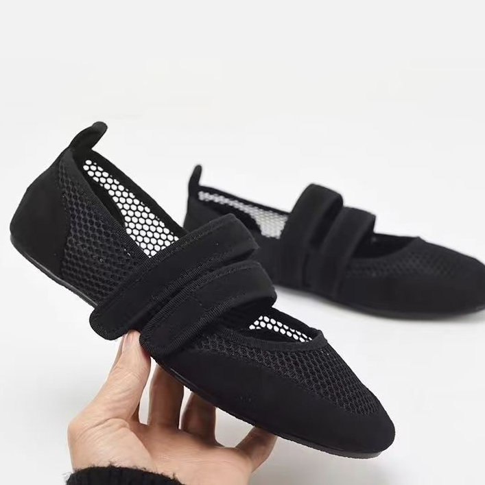 Xăng đan đế mềm Tikp3 Dây đeo đôi Velcro dành cho nữ Lưới thoáng khí 5 màu để lựa chọn có thể đi bộ trong một thời gian dài không làm tổn thương bàn chân.