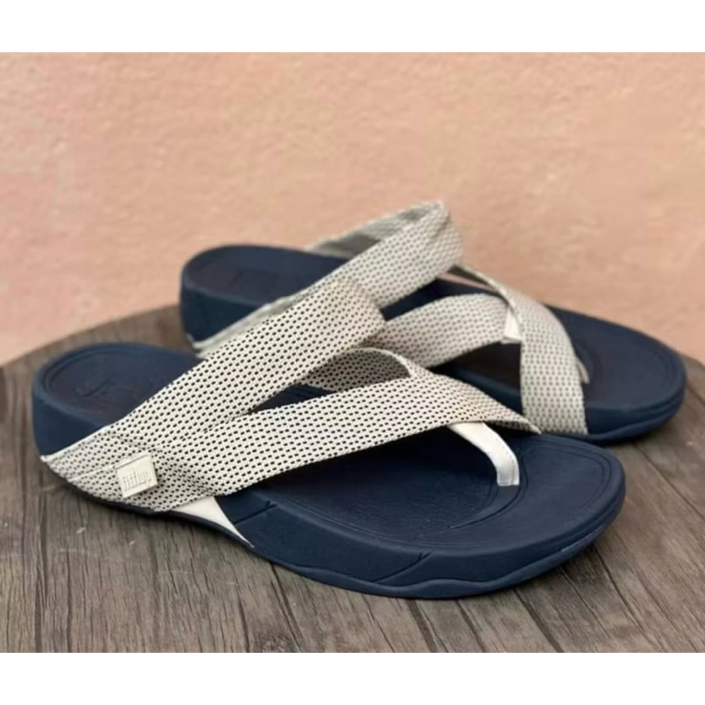 Giày FitFlop đích thực mềm mại và thoải mái khi mặc có thể đi bộ cả ngày. Có sẵn theo kích cỡ 36-44