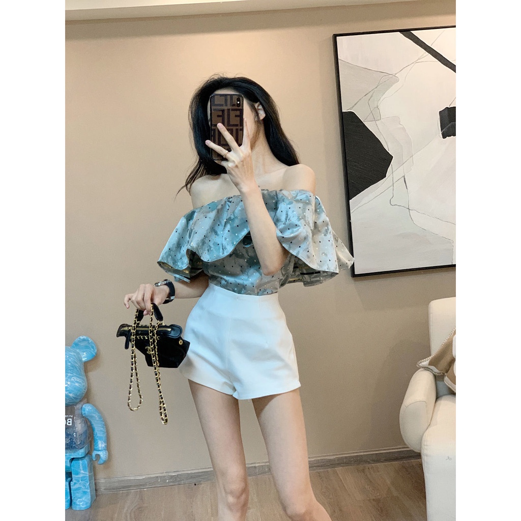 áo thun vai trễ shorts casual