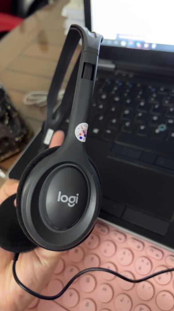 Tai nghe chụp tai Logitech H110
