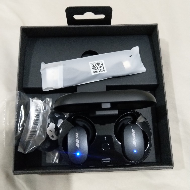 Hộp sạc Bose QuietComfort Earbuds