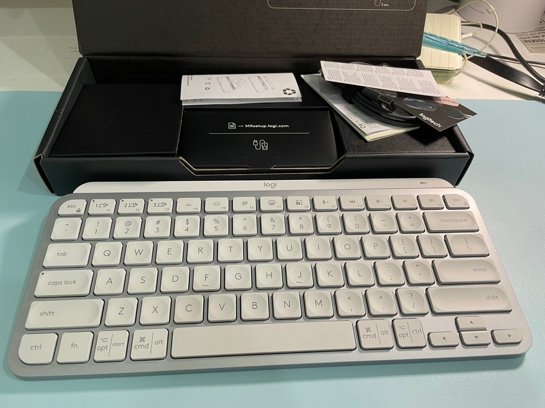 Thiết kế nhỏ gọn của MX Keys Mini