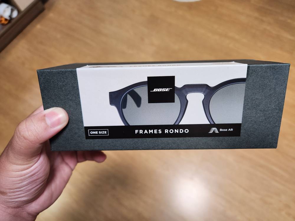 Thiết kế gọng tròn Bose Frames Rondo