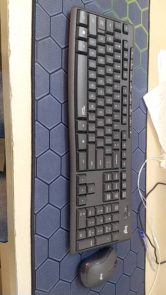 Bàn phím full size Logitech MK295