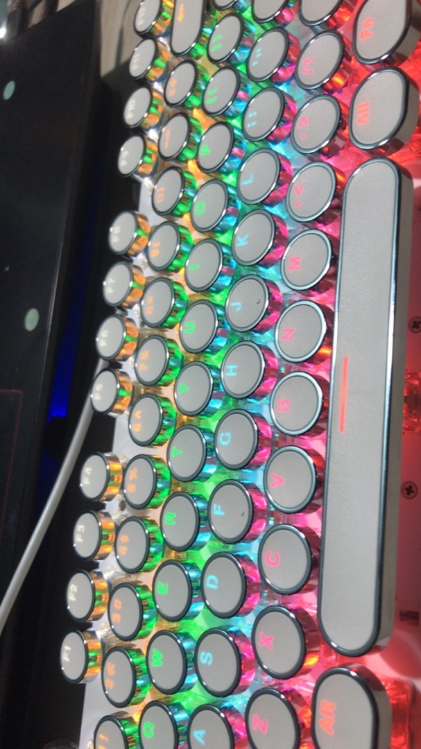 Thiết kế phím tròn Leaven K660