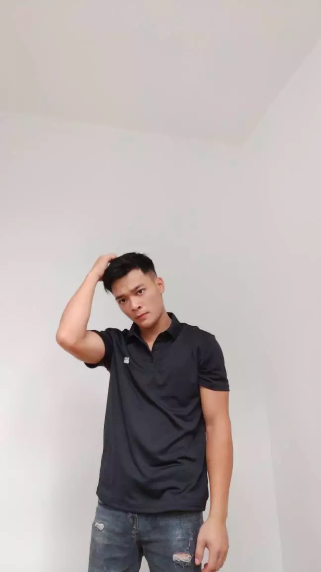 Áo polo khi vận động