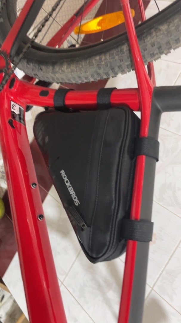 Hai lựa chọn túi ROCKBROS màu đen