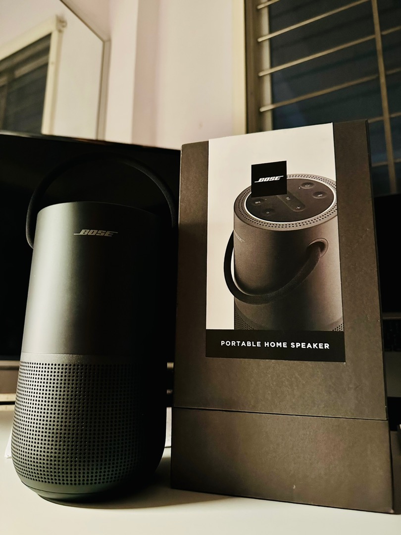 Đế sạc Bose Home Speaker màu bạc