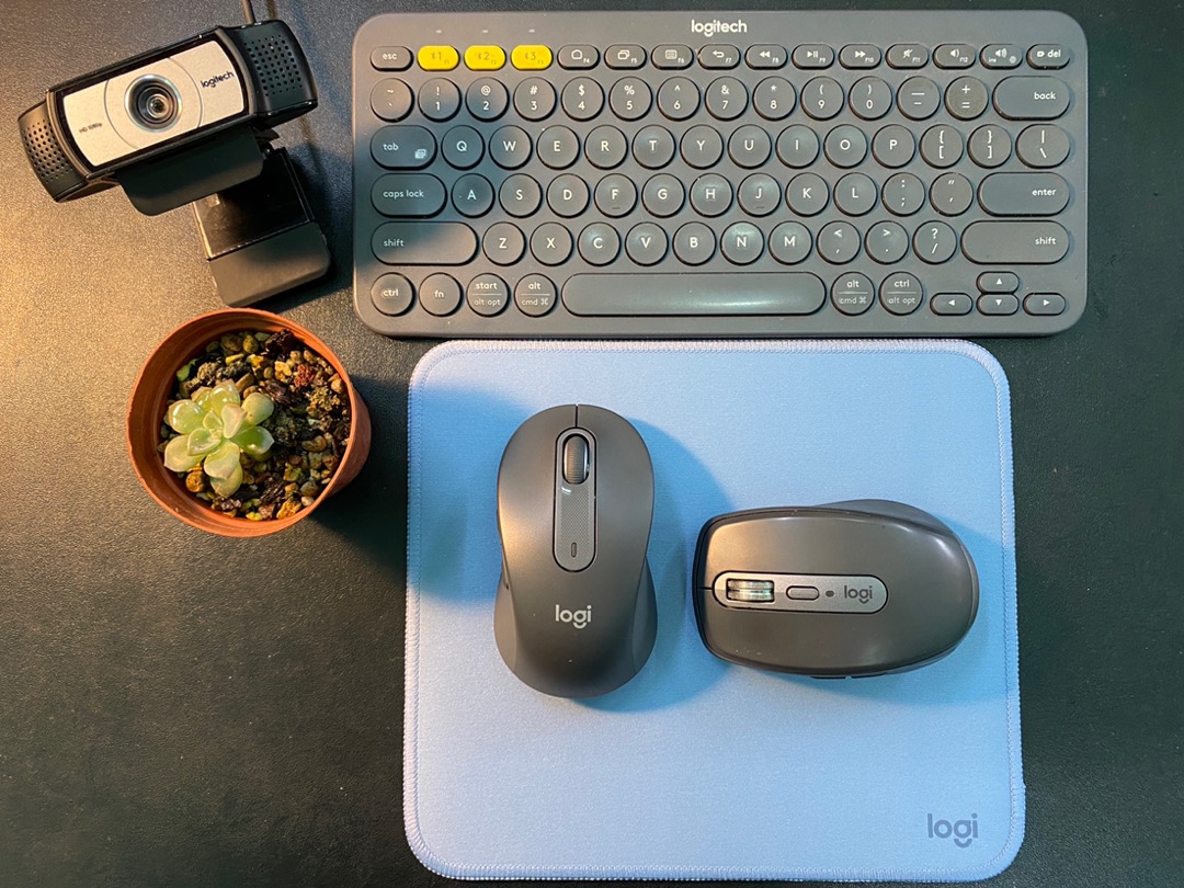 Bề mặt bàn di chuột Logitech