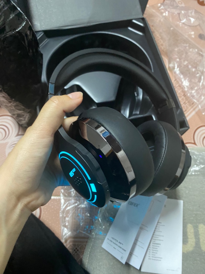 EDIFIER HECATE G5BT với đèn RGB