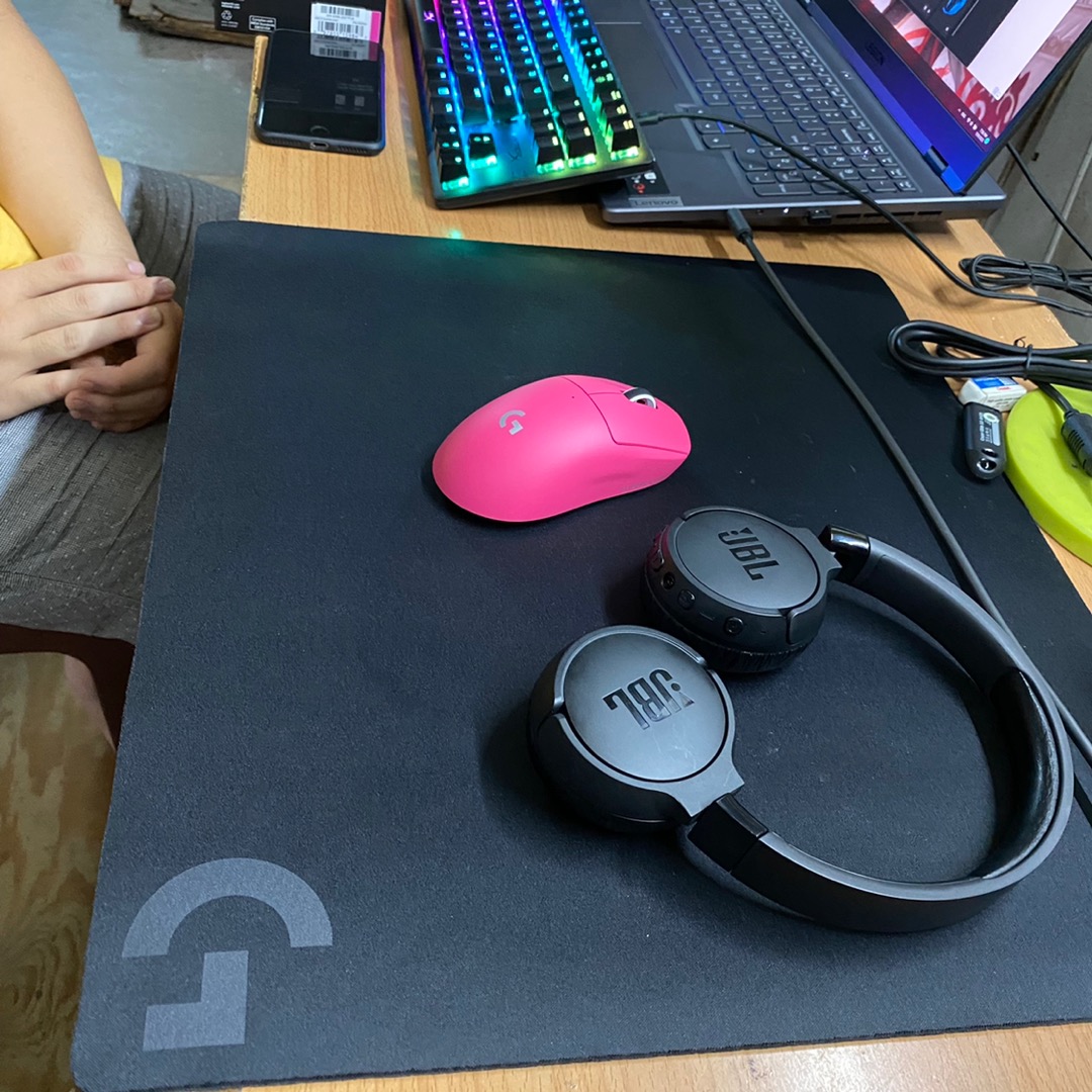 Đế và kích thước bàn di chuột Logitech G640