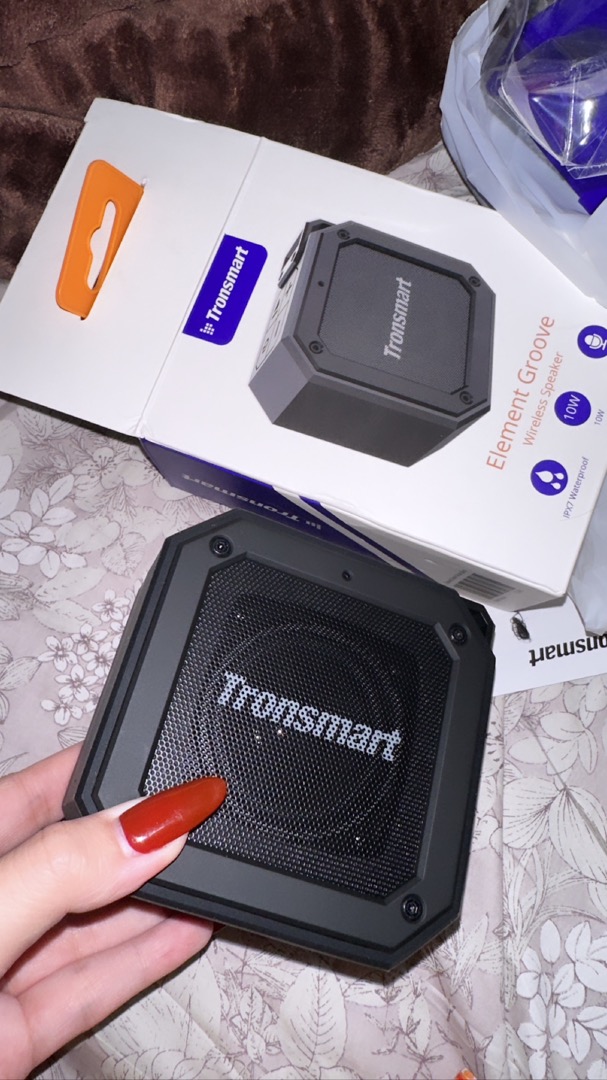 Loa Tronsmart Groove màu đen