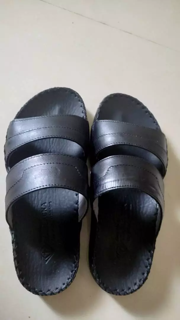 Dép da nam MABLACKA D868 màu đen