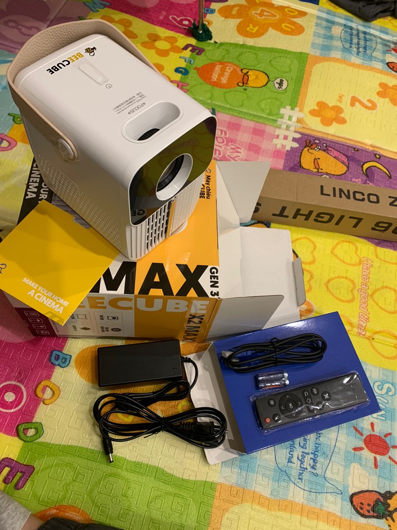Giao diện máy chiếu BEECUBE