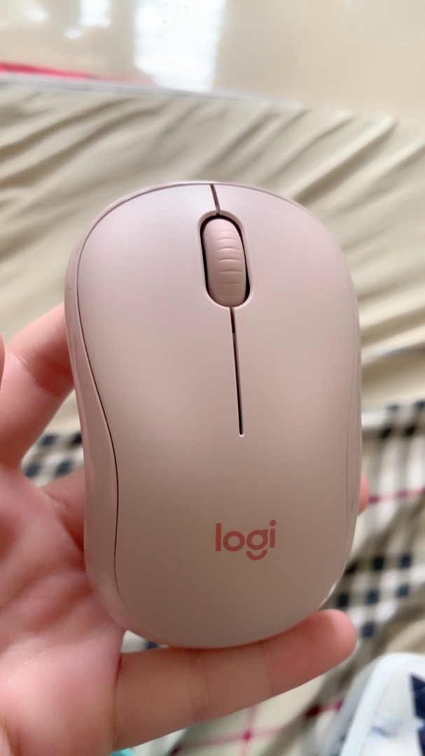 Thiết kế Logitech M220 Silent