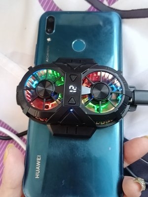 Quạt tản nhiệt điện thoại X38 có LED RGB