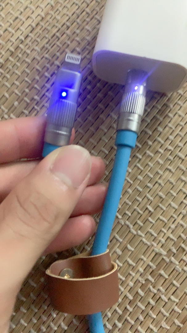 Đầu cáp Type-C và iP