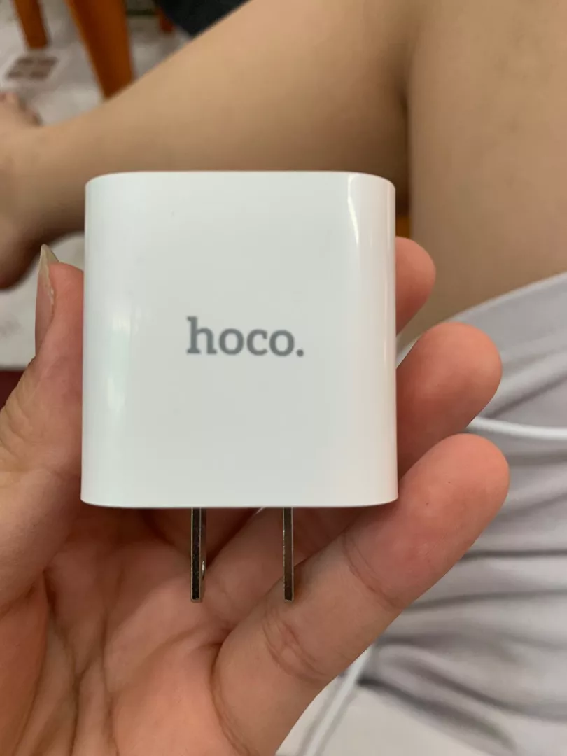Chi tiết chân cắm sạc