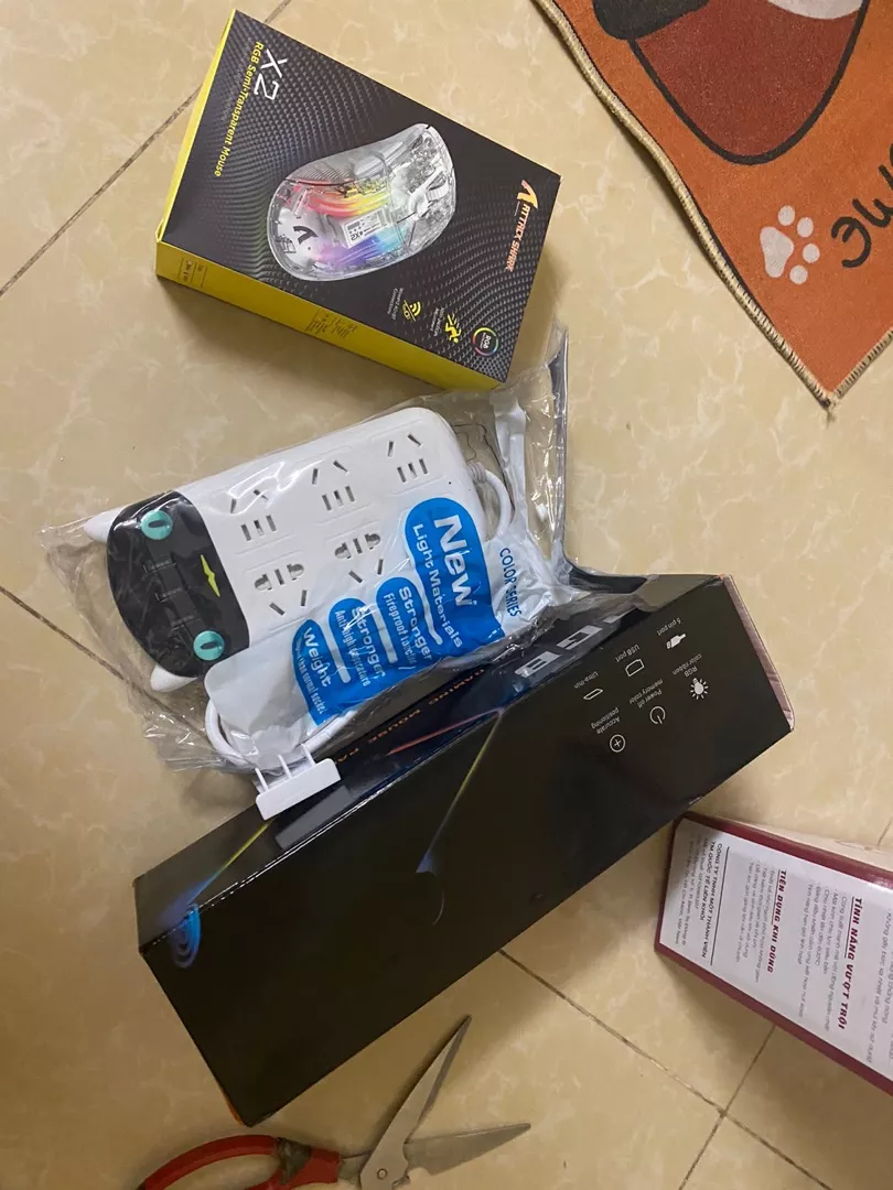 Dock sạc và màn hình pin