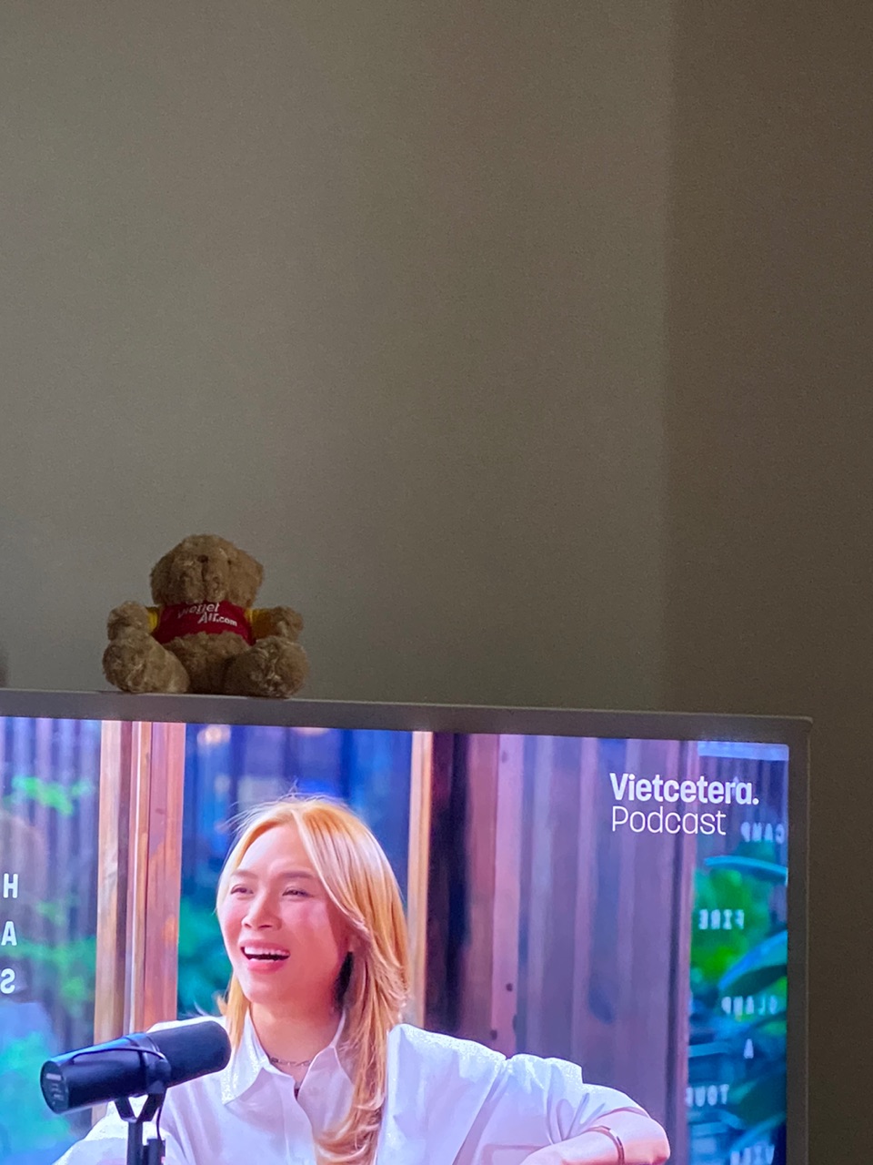 Màn hình Samsung The Serif 4K 55 inch