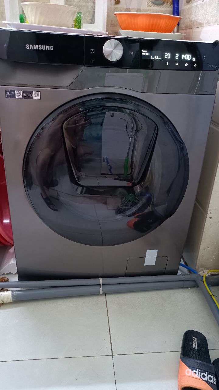 Cửa phụ AddWash trên máy giặt Samsung