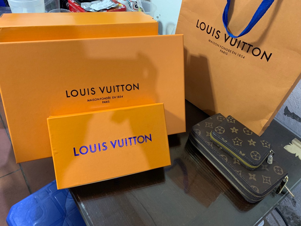 Clutch nam Louis Vuitton - Hàng Hiệu Siêu Cấp