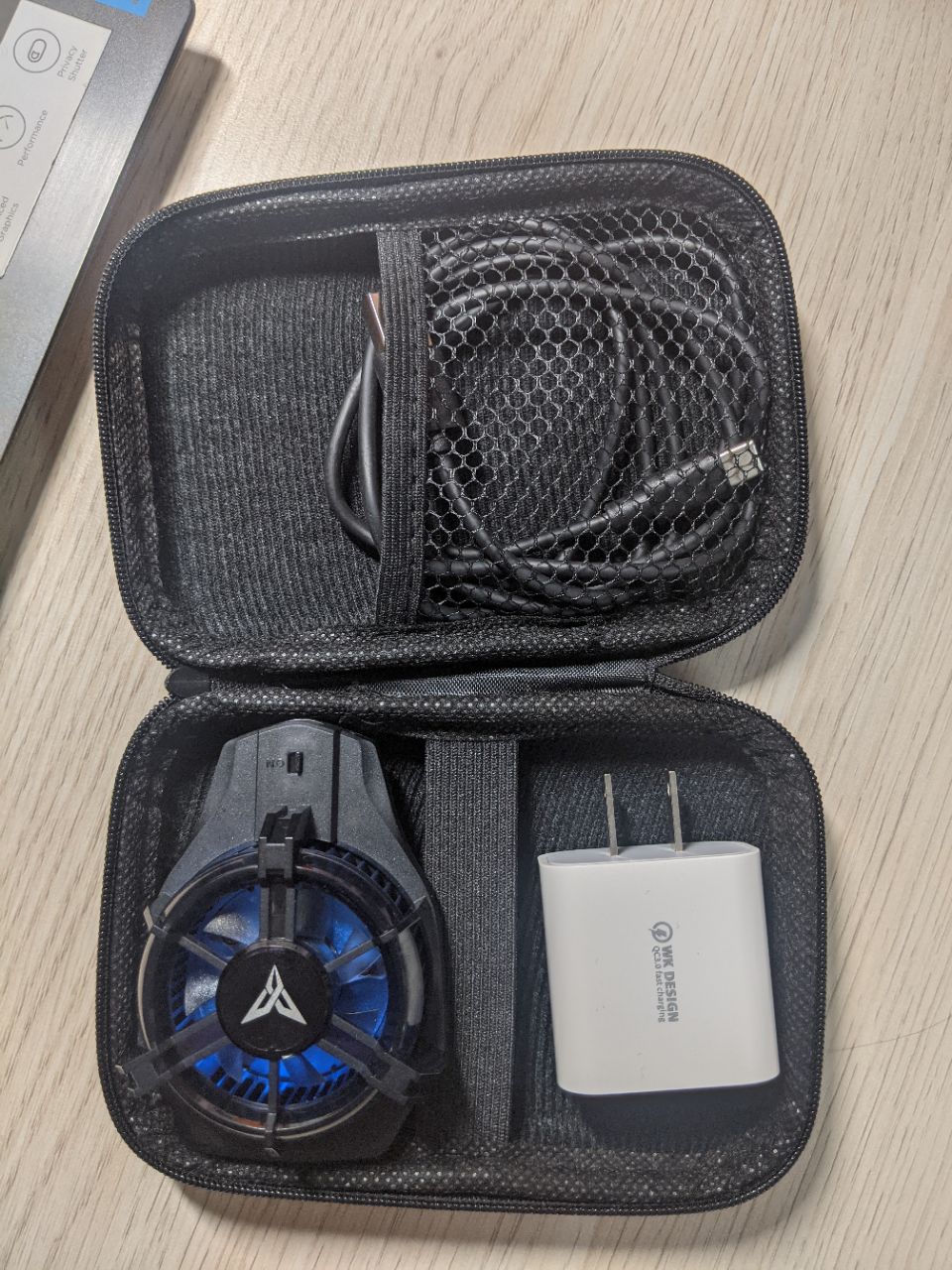 Thiết kế quạt Flydigi B5