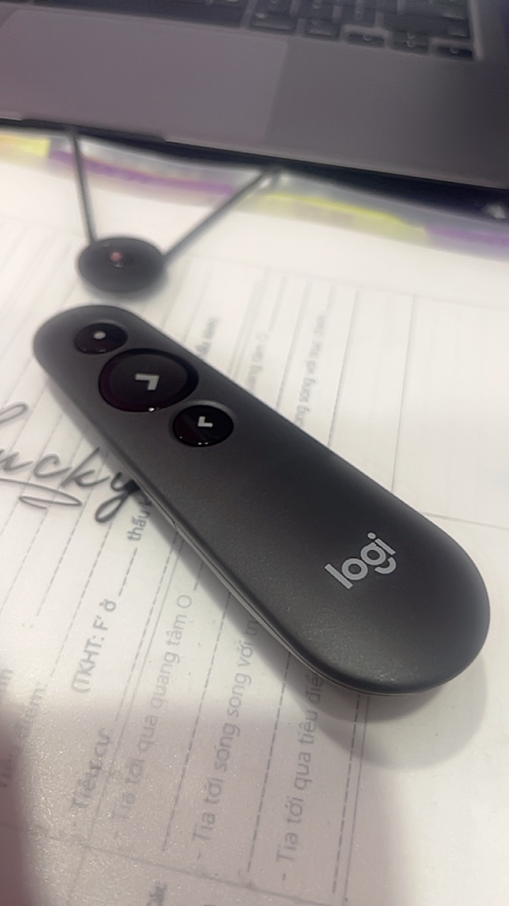 Thiết kế cầm tay của Logitech R500s
