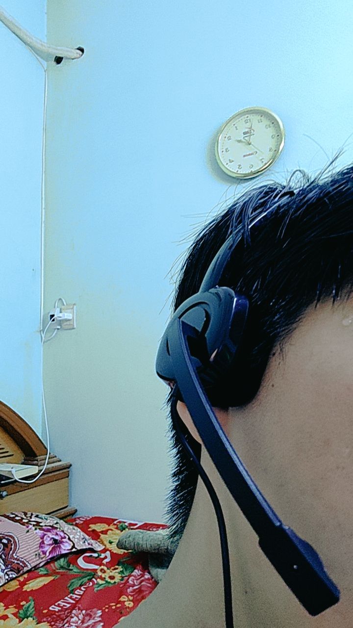 Tai nghe on-ear Logitech H151