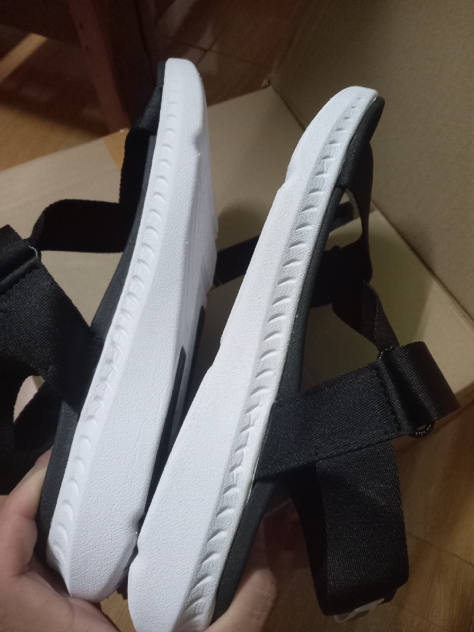 Chi tiết giày sandals Shondo F7