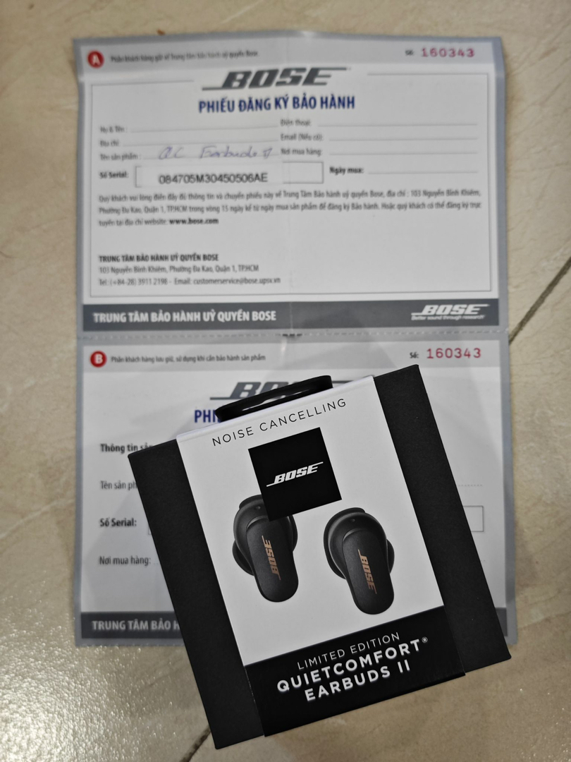 Điều khiển cảm ứng trên Bose QuietComfort Earbuds II