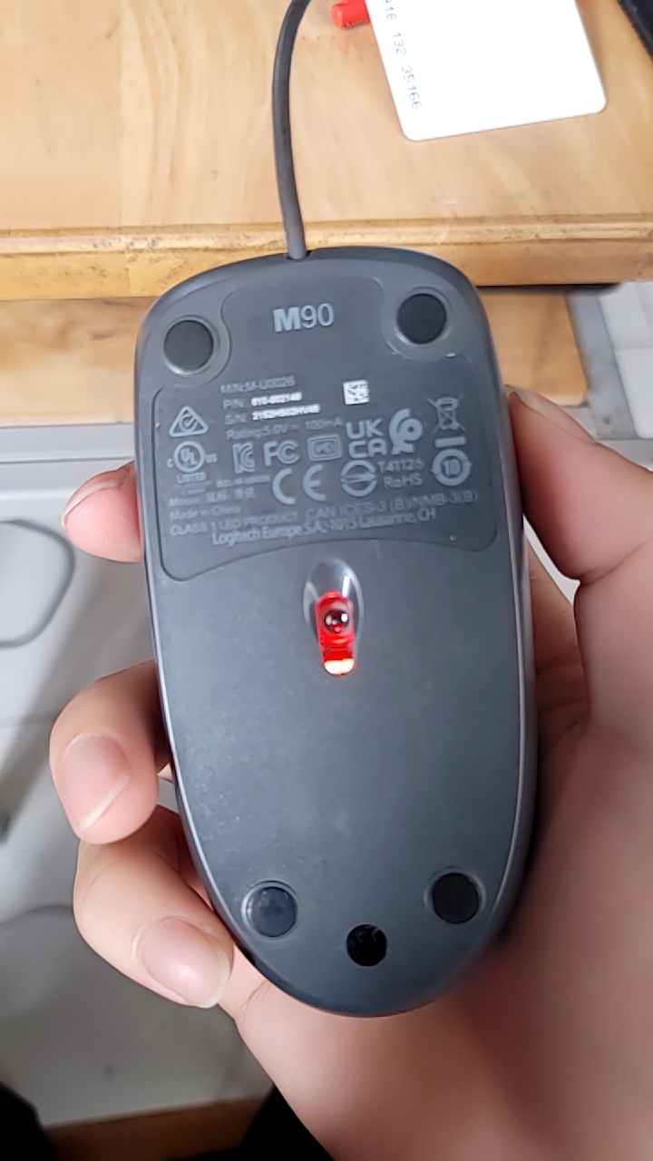 Thiết kế Logitech M90