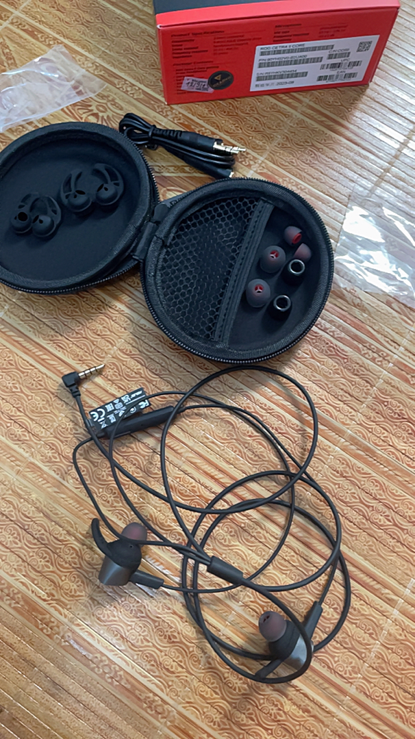 Thiết kế in-ear của ASUS ROG Cetra II Core
